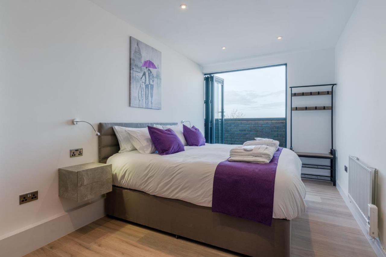 צ'לטנהם Central Penthouse With Hot Tub & Views 22 מראה חיצוני תמונה