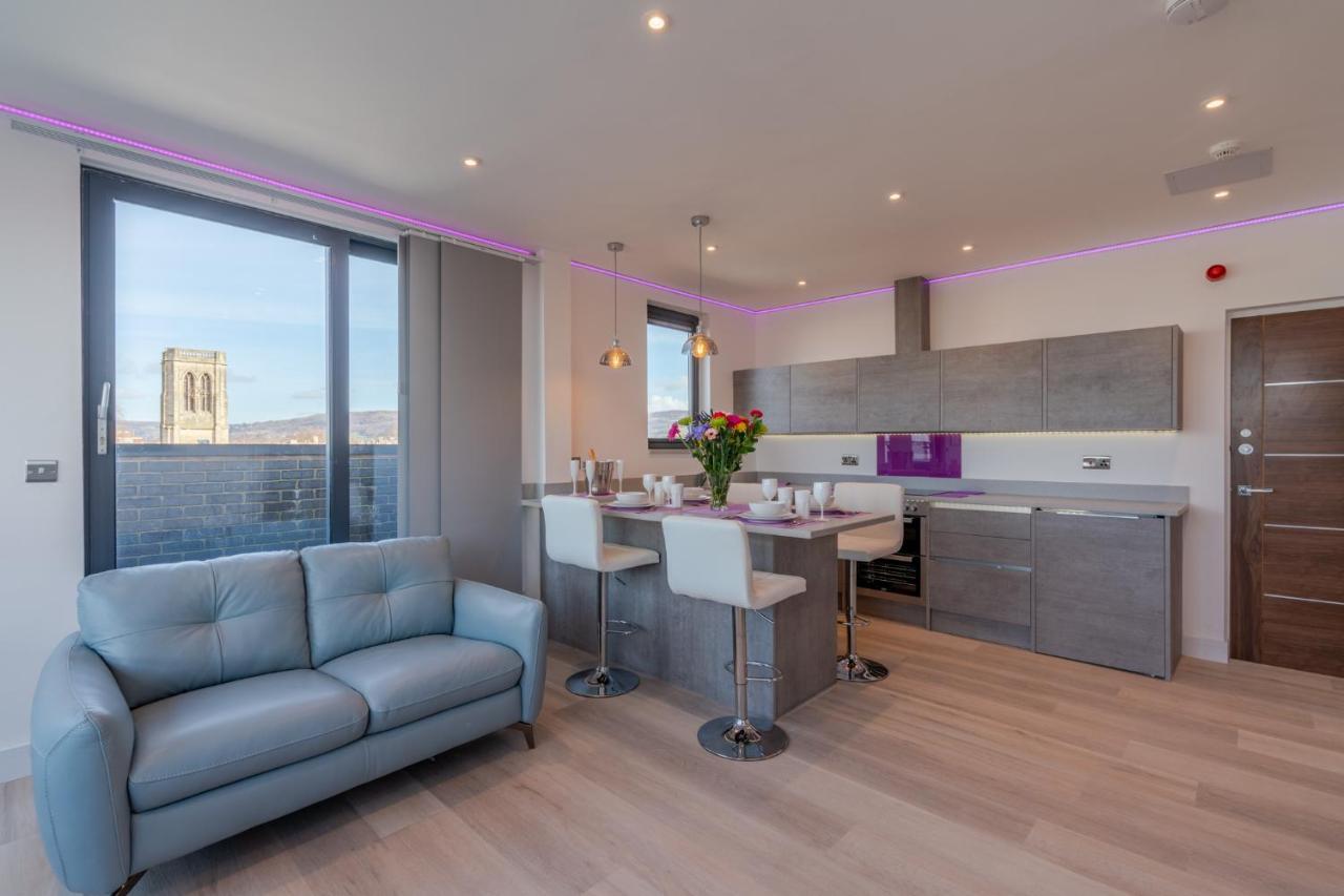 צ'לטנהם Central Penthouse With Hot Tub & Views 22 מראה חיצוני תמונה